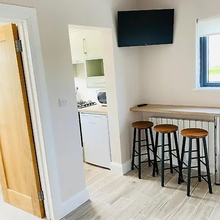 Village Apartment *